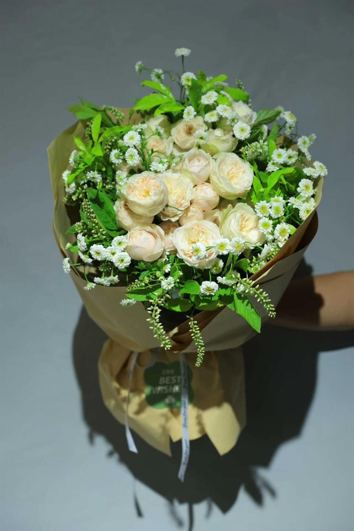 奶油绿意花束